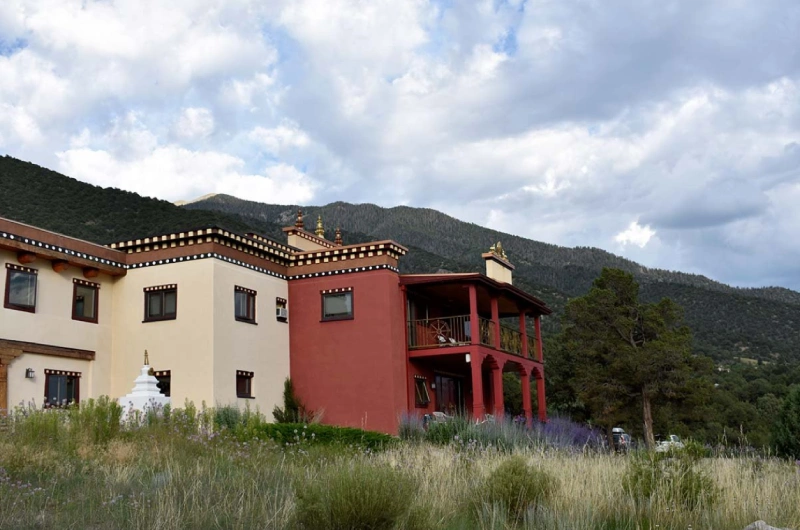 10-Day Self-Inquiry & Meditation Retreat - Seeing Through the Solidity of Thoughts
