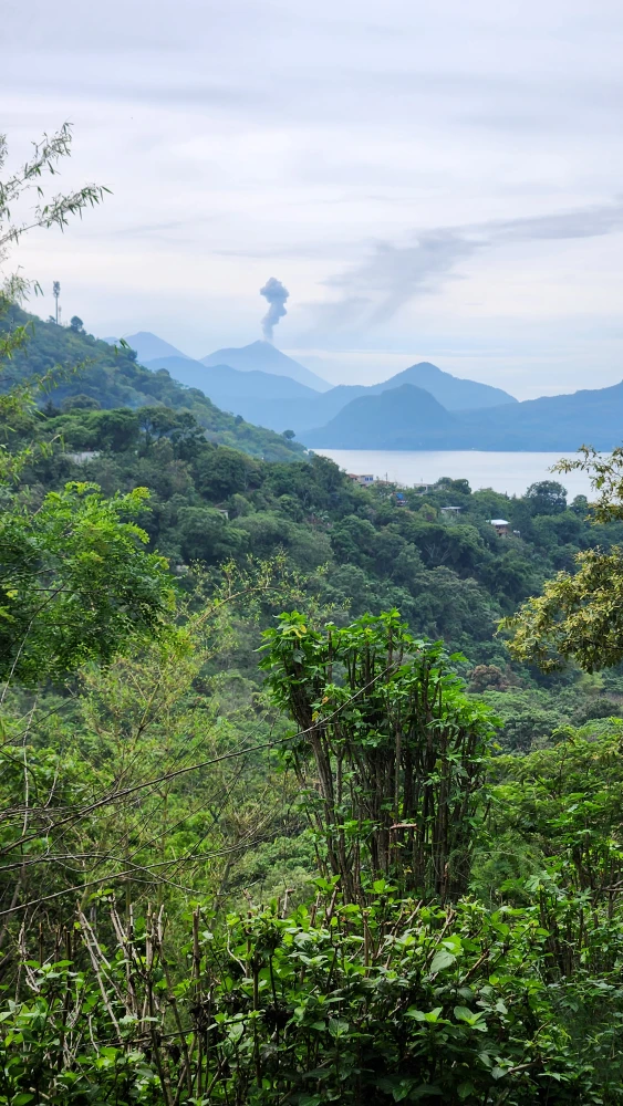 Kawoq Forest Retreat Center Amazing Views Volcano in the Morning