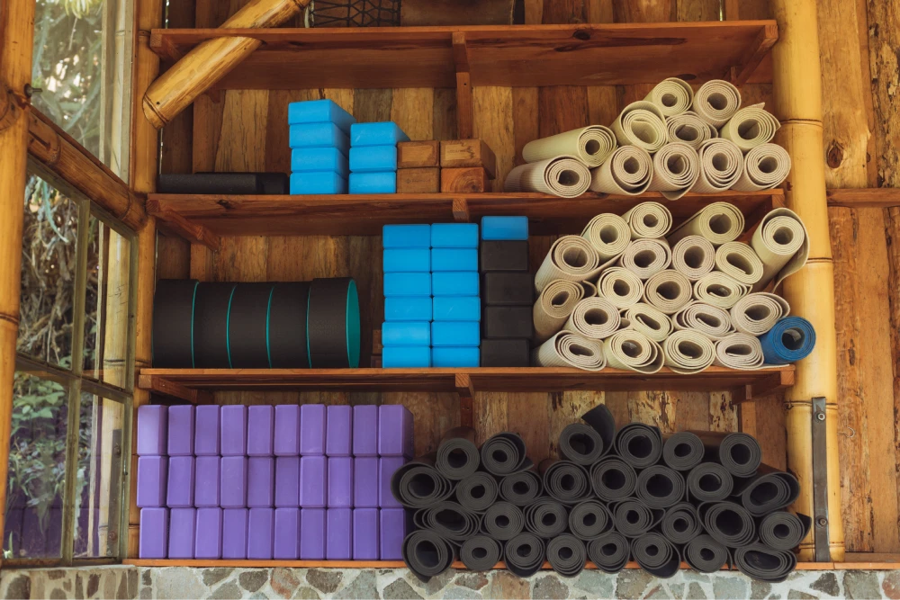 Kawoq-Forest-Yoga-Studio-Props